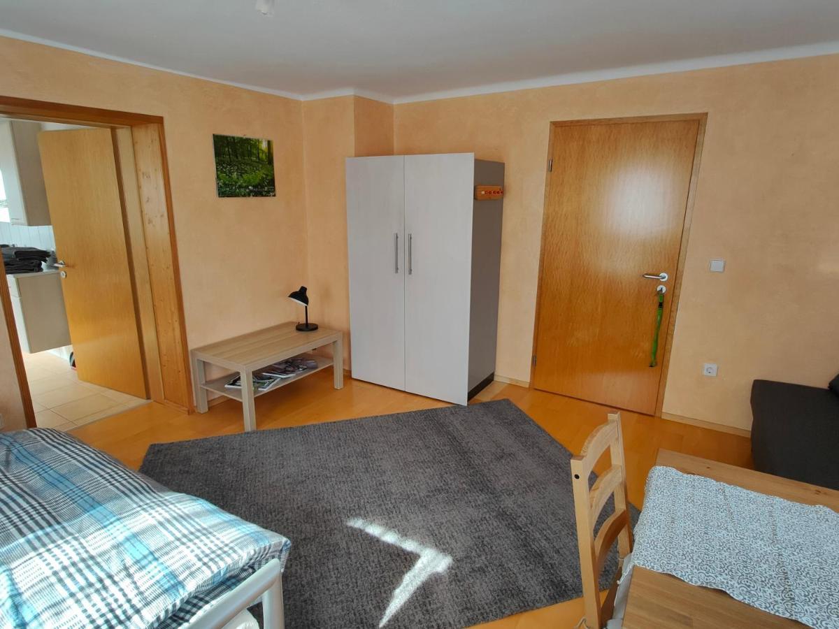 Zentrale & Ruhige Ferienwohnung Moessingen Exterior photo